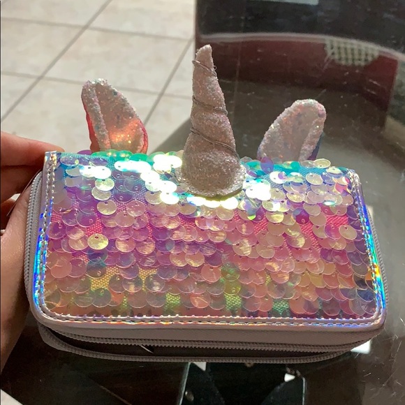 Claire's Accessories - FREE W BUNDLE ⭐️ Claire’s unicorn wallet